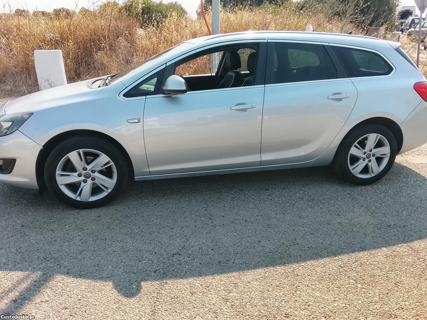 Opel Astra Sports Tourer 1.7 Diesel-Literalmente Impecável — fotografia 8