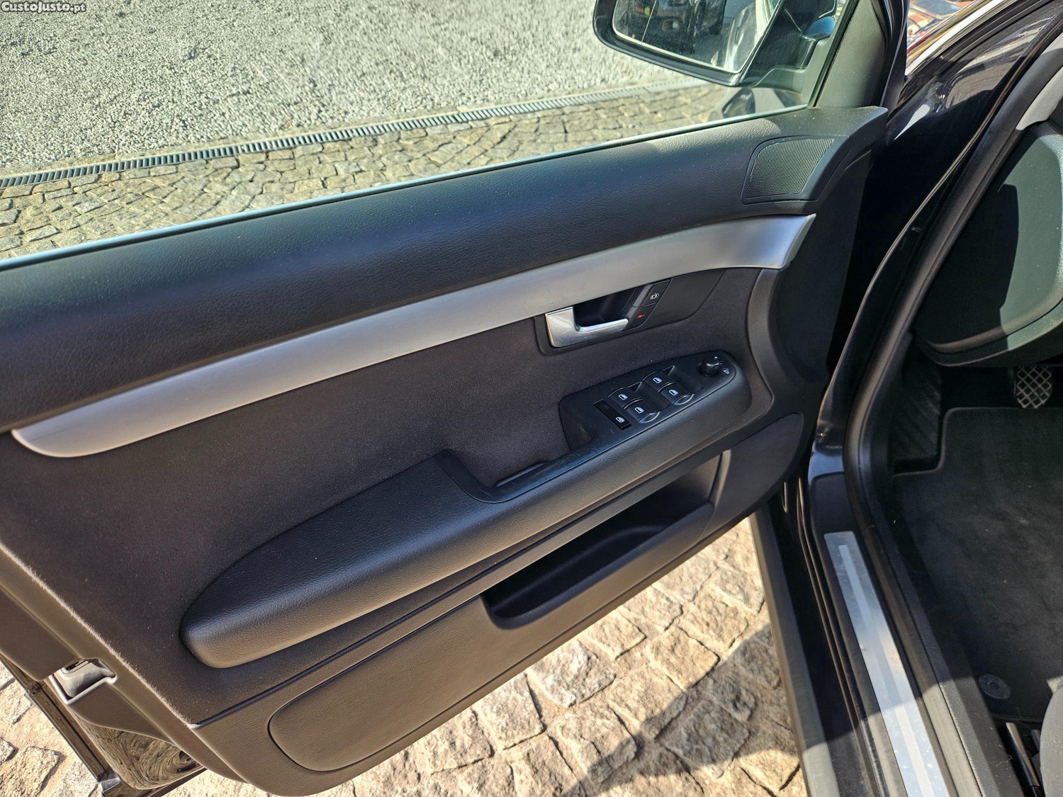 Audi A4 AVANT 2.0 TDI 140CV — fotografia 12