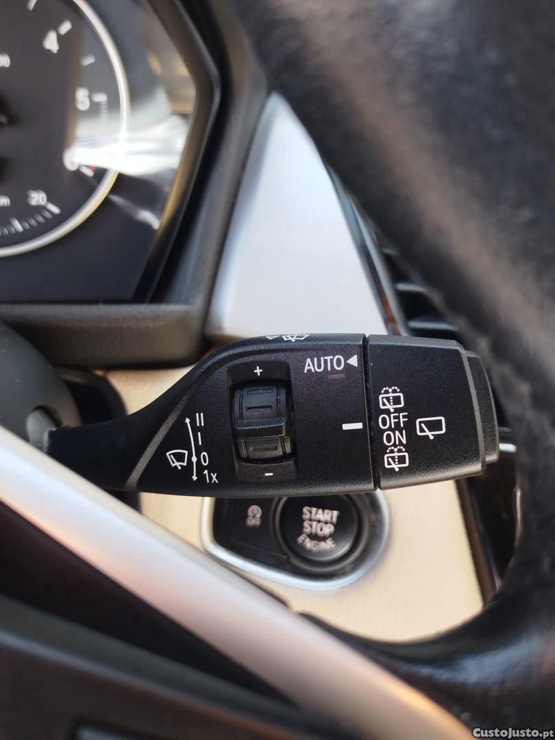 BMW 216 Active Tourer d Luxury Line — fotografia 18