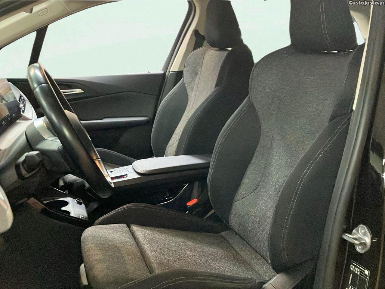 BMW 225 Active Tourer XE e xDrive Line Luxury — fotografia 10