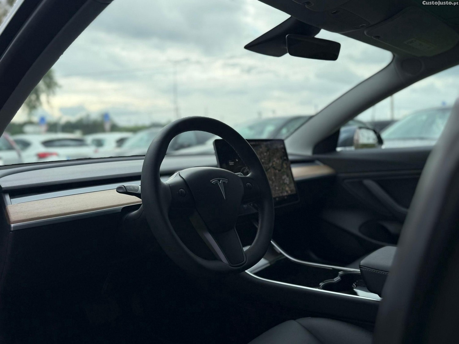 Tesla Model 3 Long-Range Dual Motor AWD — fotografia 11