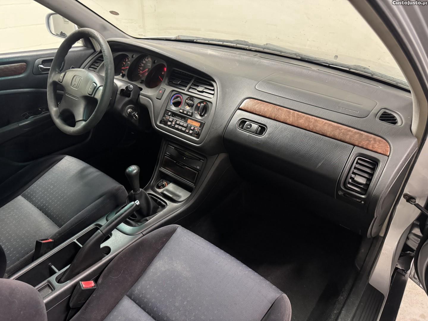 Honda Accord 1.6 LS — fotografia 5