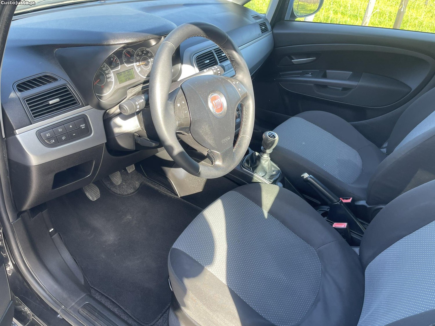 Fiat Grande Punto 1.2 gasolina — fotografia 3
