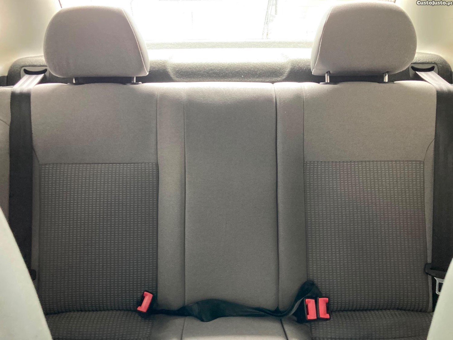 SEAT Cordoba 1.2i Só Com 85.000km 1DONO só impecável — fotografia 4