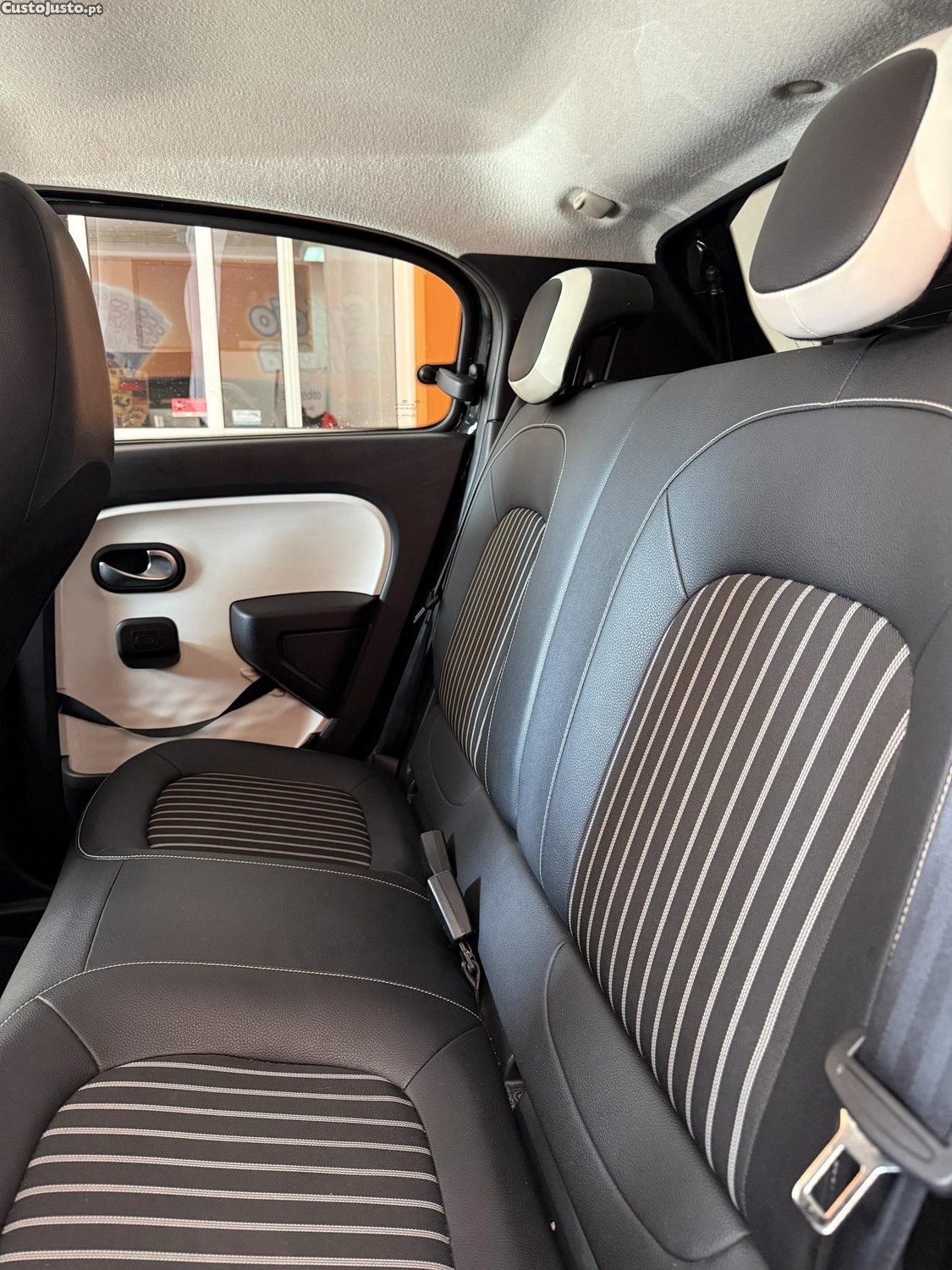 Renault Twingo 1.0 — fotografia 8