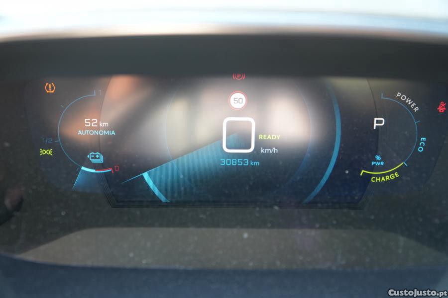 Peugeot e-2008 50 kWh Active Pack — fotografia 3