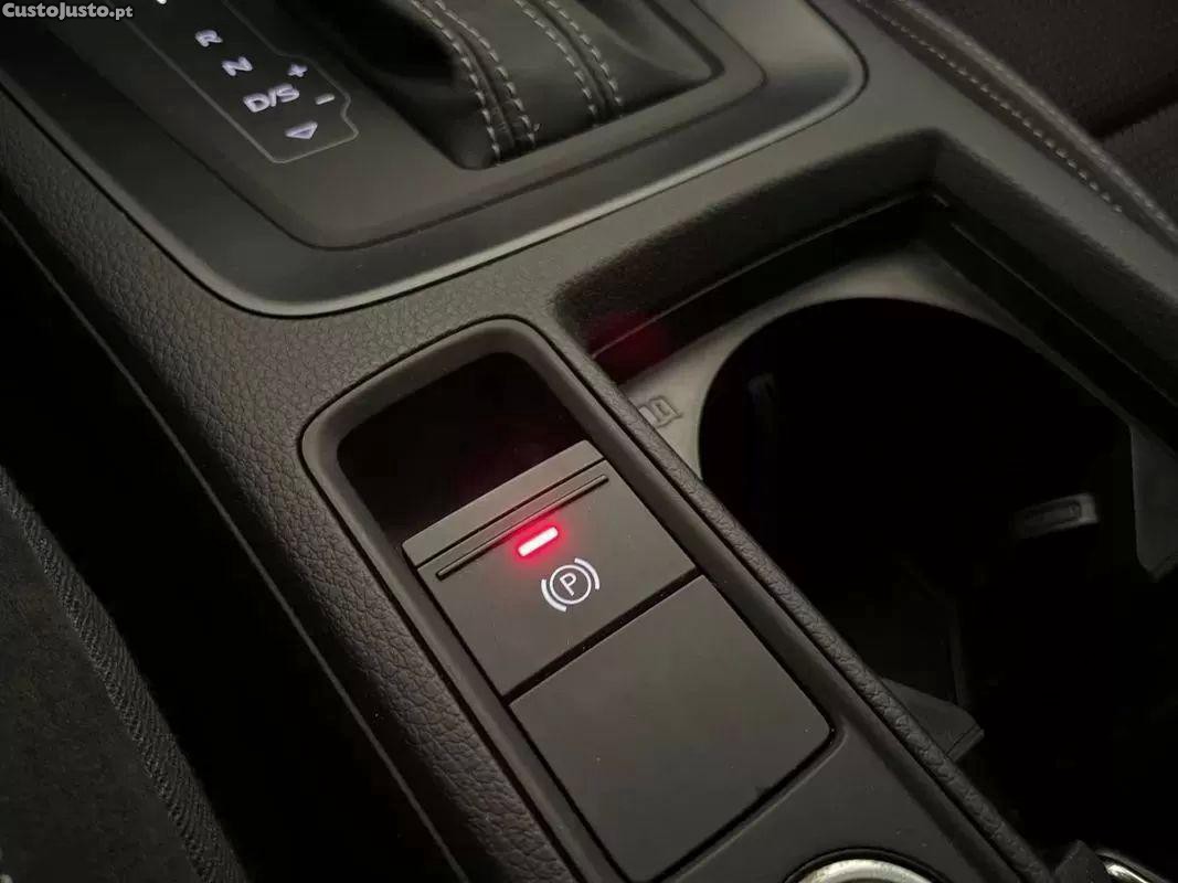 Audi Q3 45 tfsie s line s tronic — fotografia 6