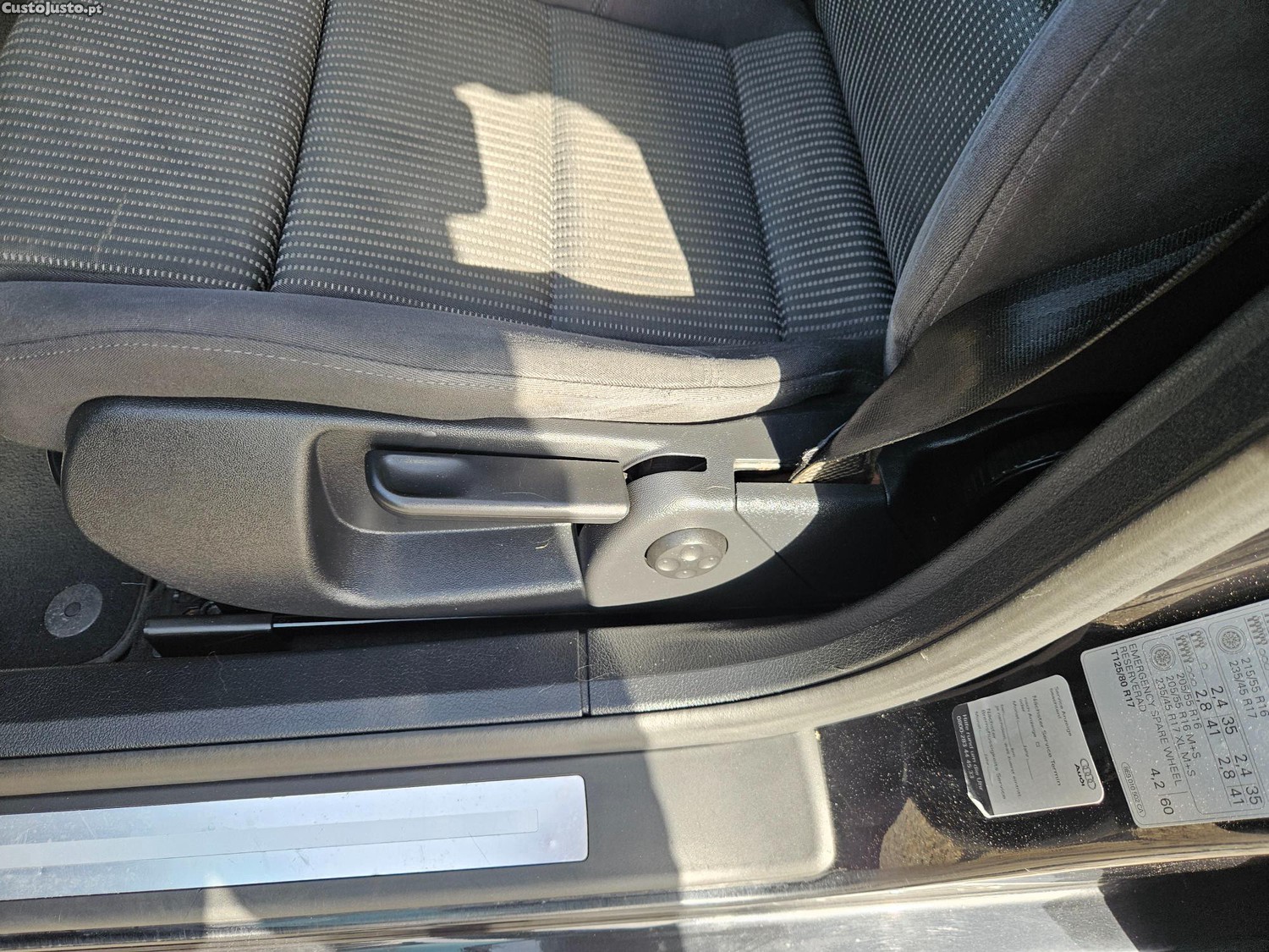 Audi A4 AVANT 2.0 TDI 140CV — fotografia 8