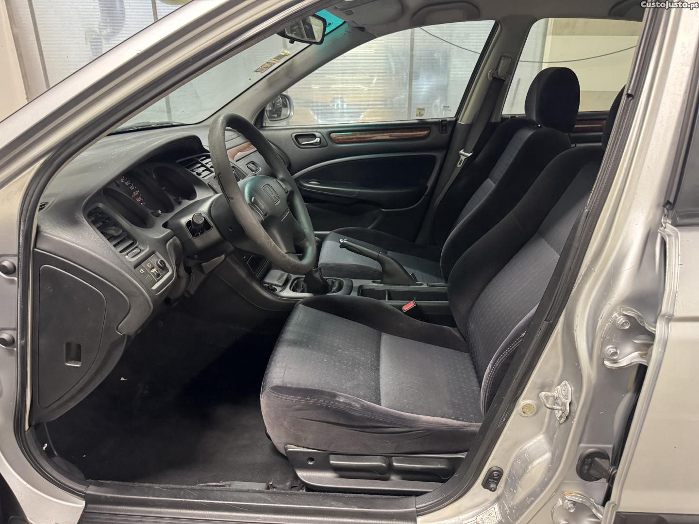 Honda Accord 1.6 LS — fotografia 4