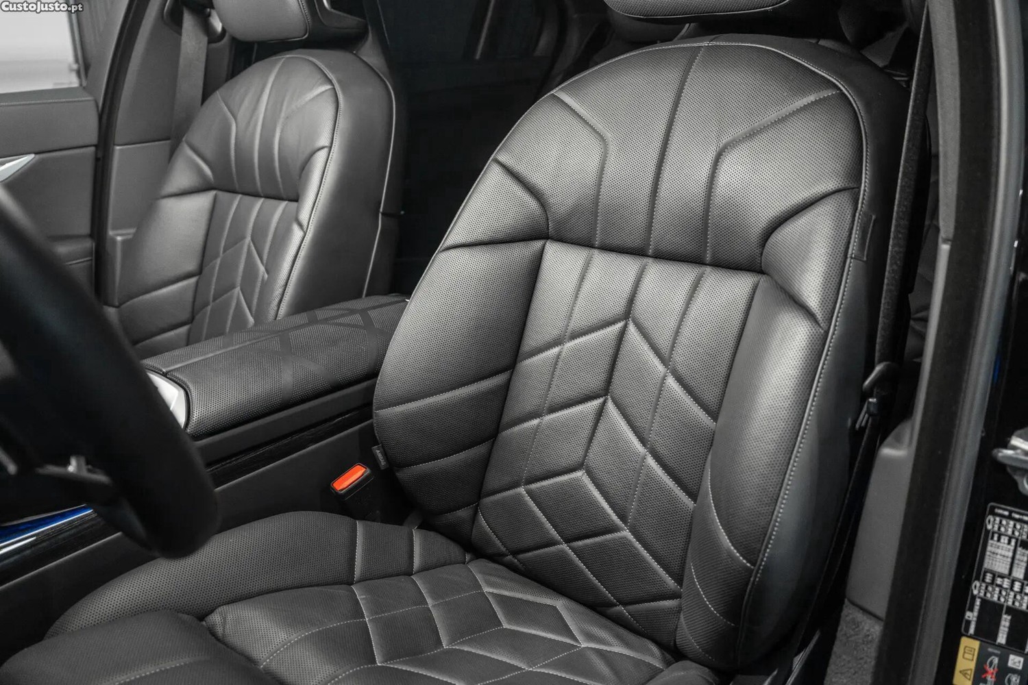 BMW 750 e xDrive Pack Desportivo M — fotografia 4
