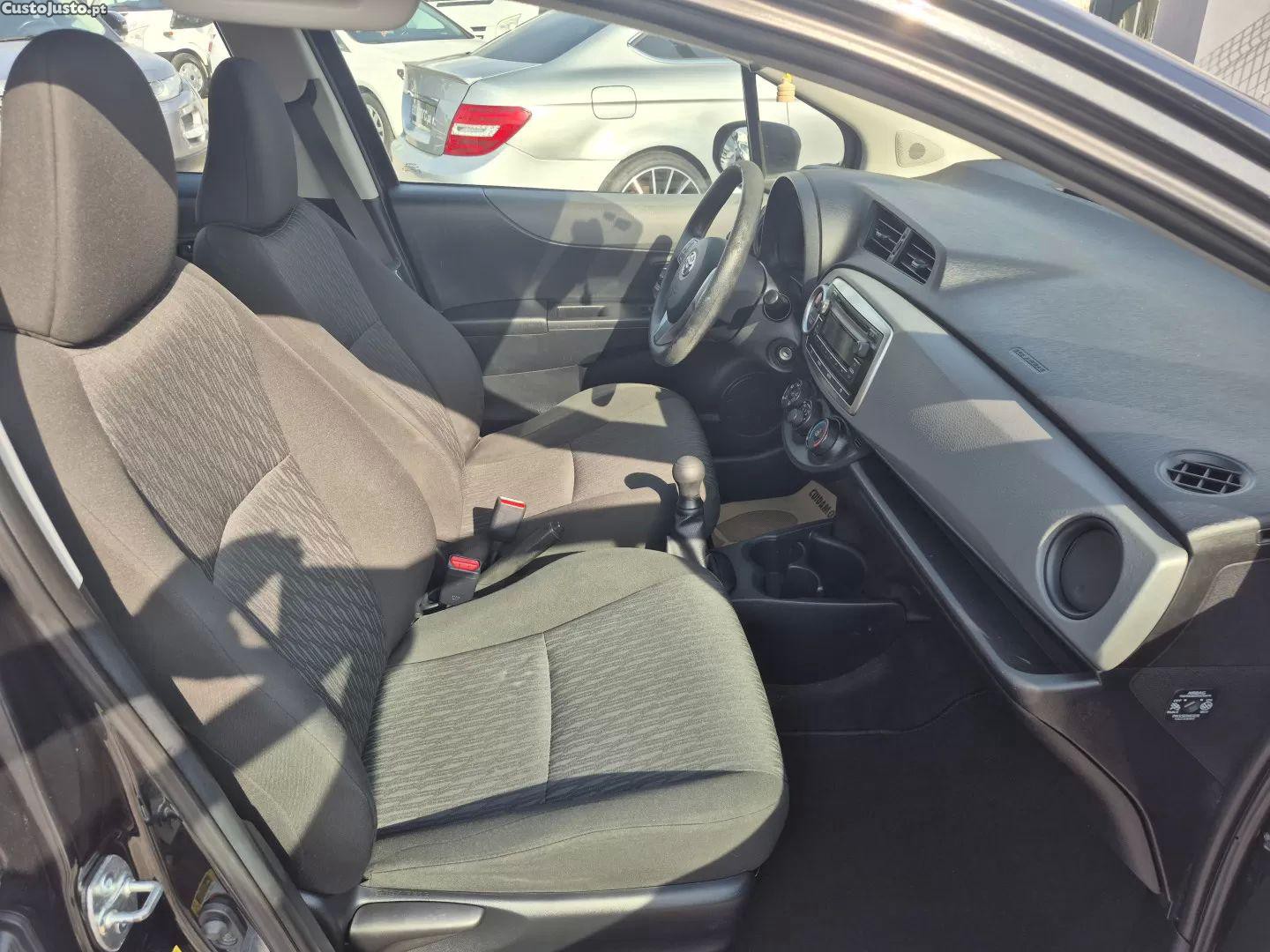 Toyota Yaris 1.0 vvt-i comfort+ac+vsc — fotografia 10