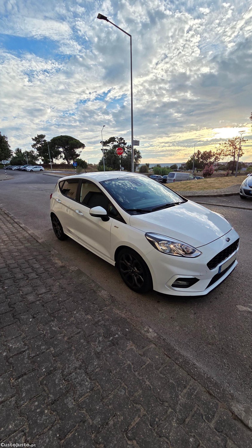 Ford Fiesta MK8 ST-Line — fotografia 3