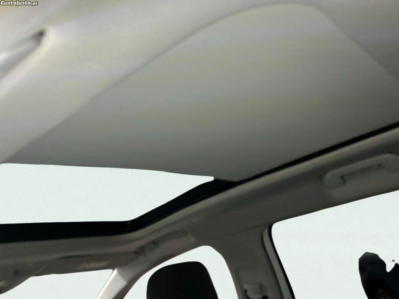 Citroën C5 Aircross 1.6 Hybrid Shine e-EAT8 — fotografia 3