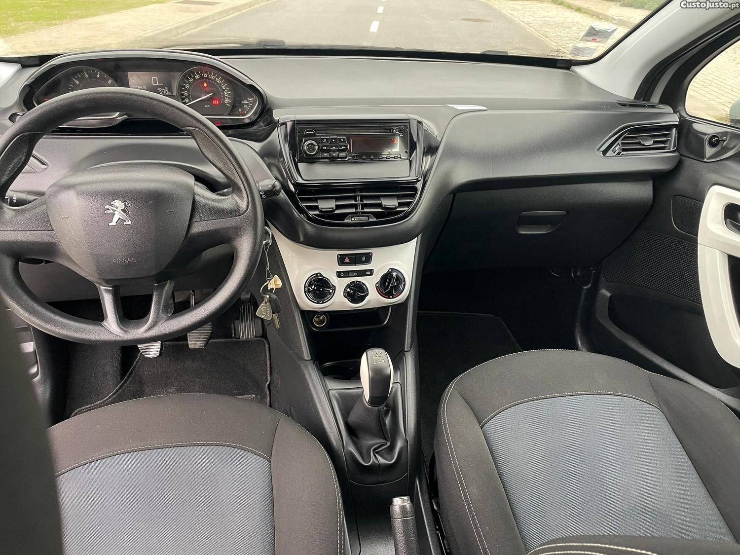 Peugeot 208 1.2 PureTech Active — fotografia 3