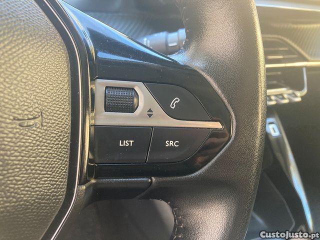 Peugeot 2008 1.2 PureTech Active — fotografia 19