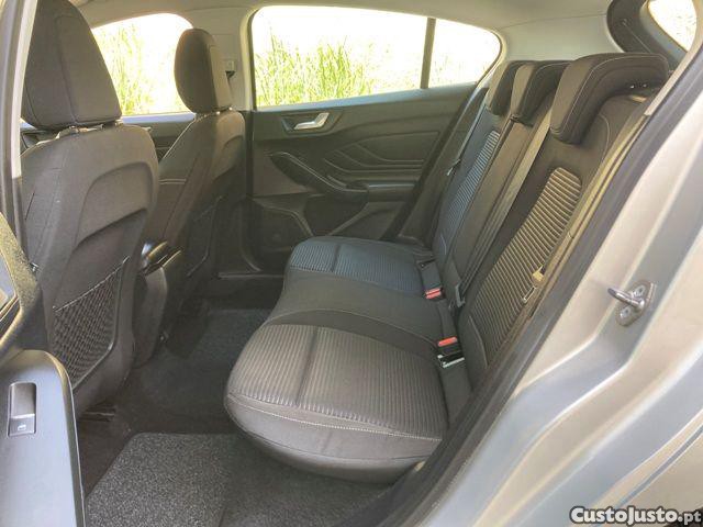 Ford Focus 1.5 TDCi ECOBlue Con — fotografia 5