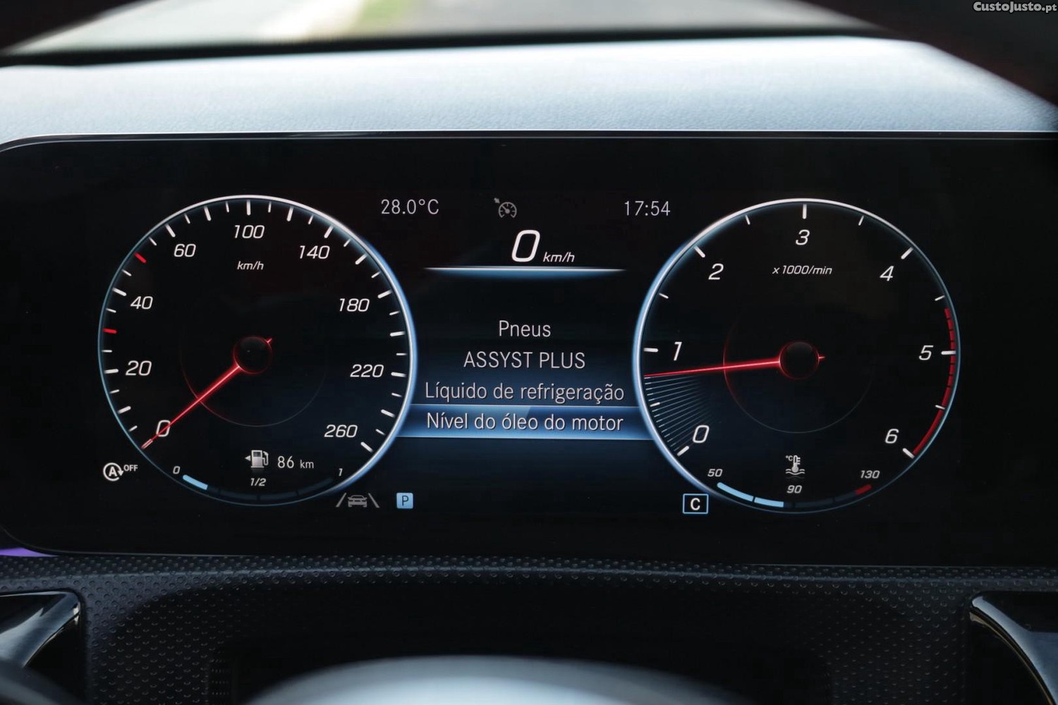 Mercedes-Benz A 180 d AMG Line 2.0 116cv — fotografia 9