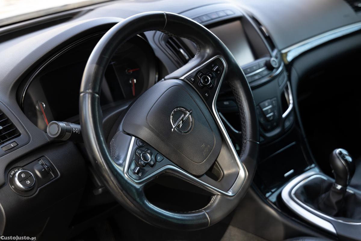 Opel Insignia Sports Tourer Sw — fotografia 6