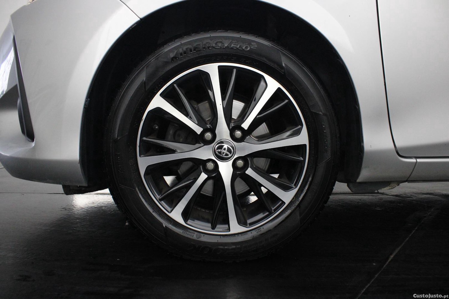 Toyota Yaris 1.0 COMFORT — fotografia 4