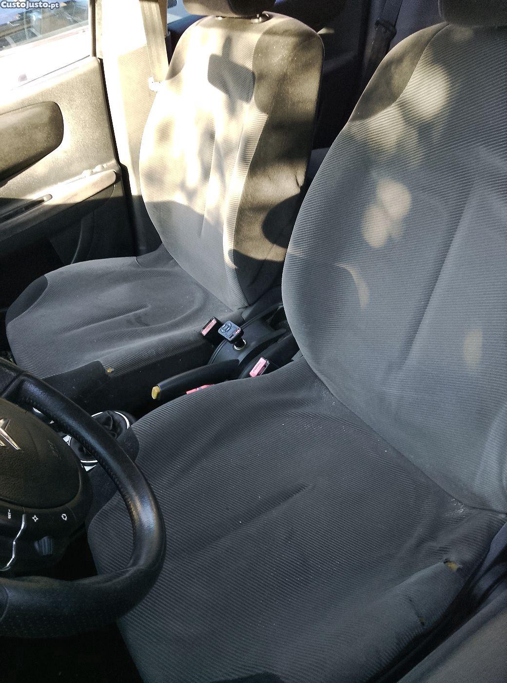 Citroën C4 1.6 HDI — fotografia 2