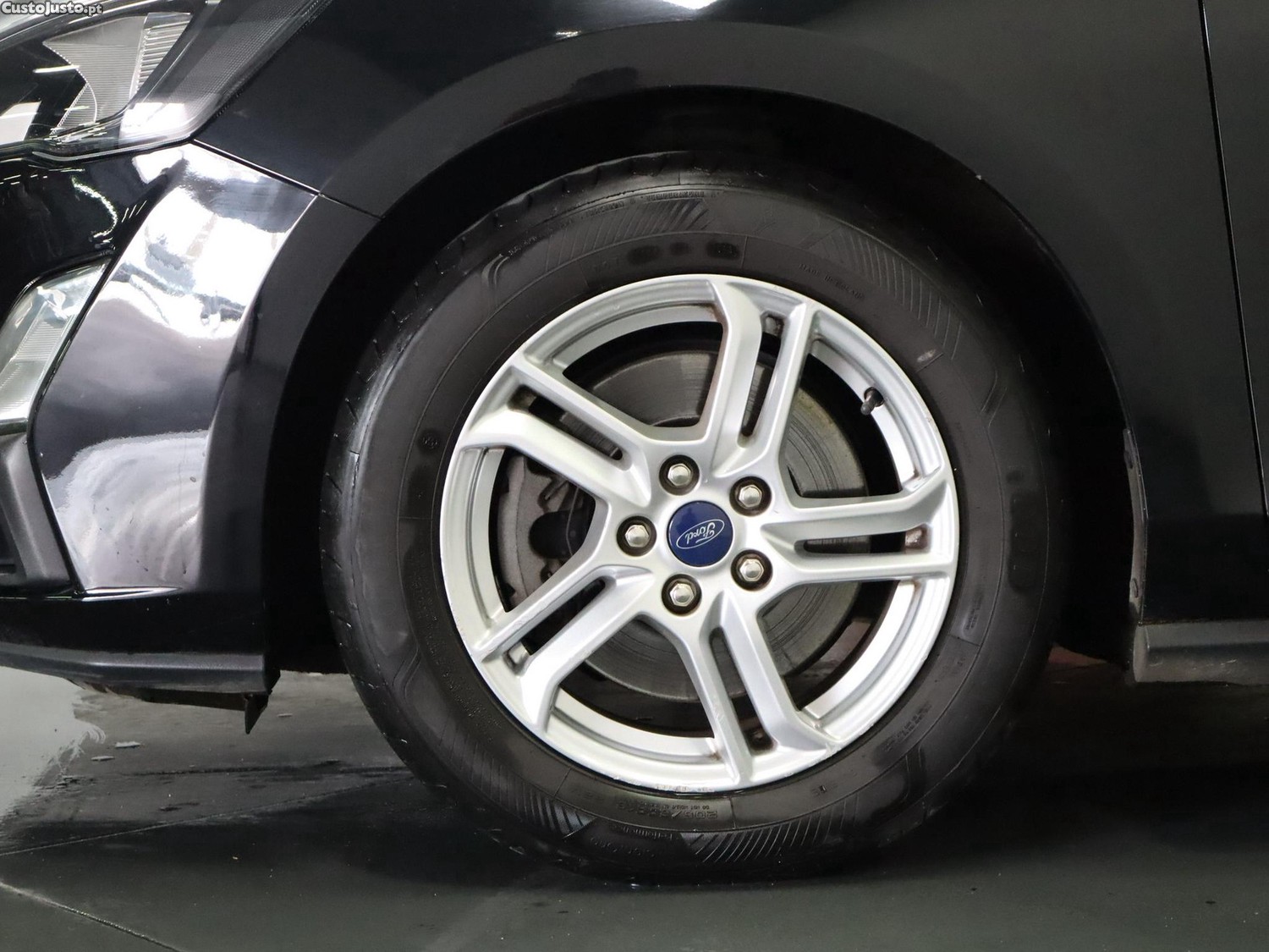 Ford Focus SW 1.5 TDCi EcoBlue Titanium — fotografia 14