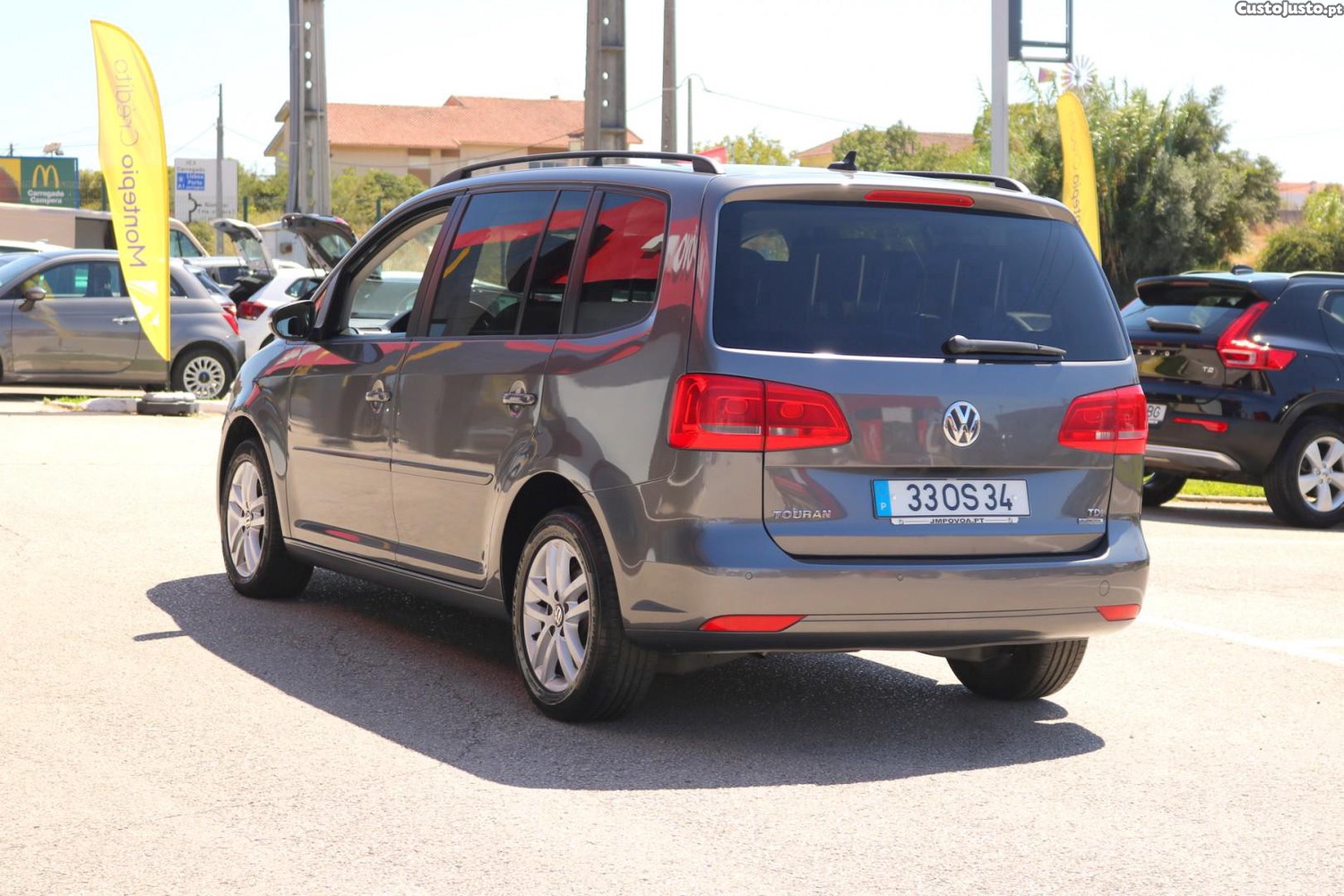 Volkswagen Touran 1.6 TDI BlueMotion Confortline 7L — fotografia 55