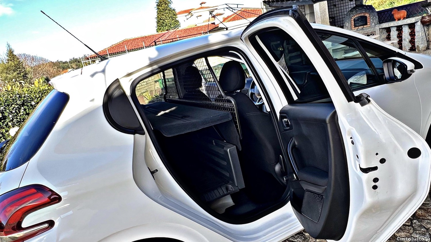 Peugeot 208 1.6 BlueHdi 100CV 2.L 12-2016 155.000klm — fotografia 5