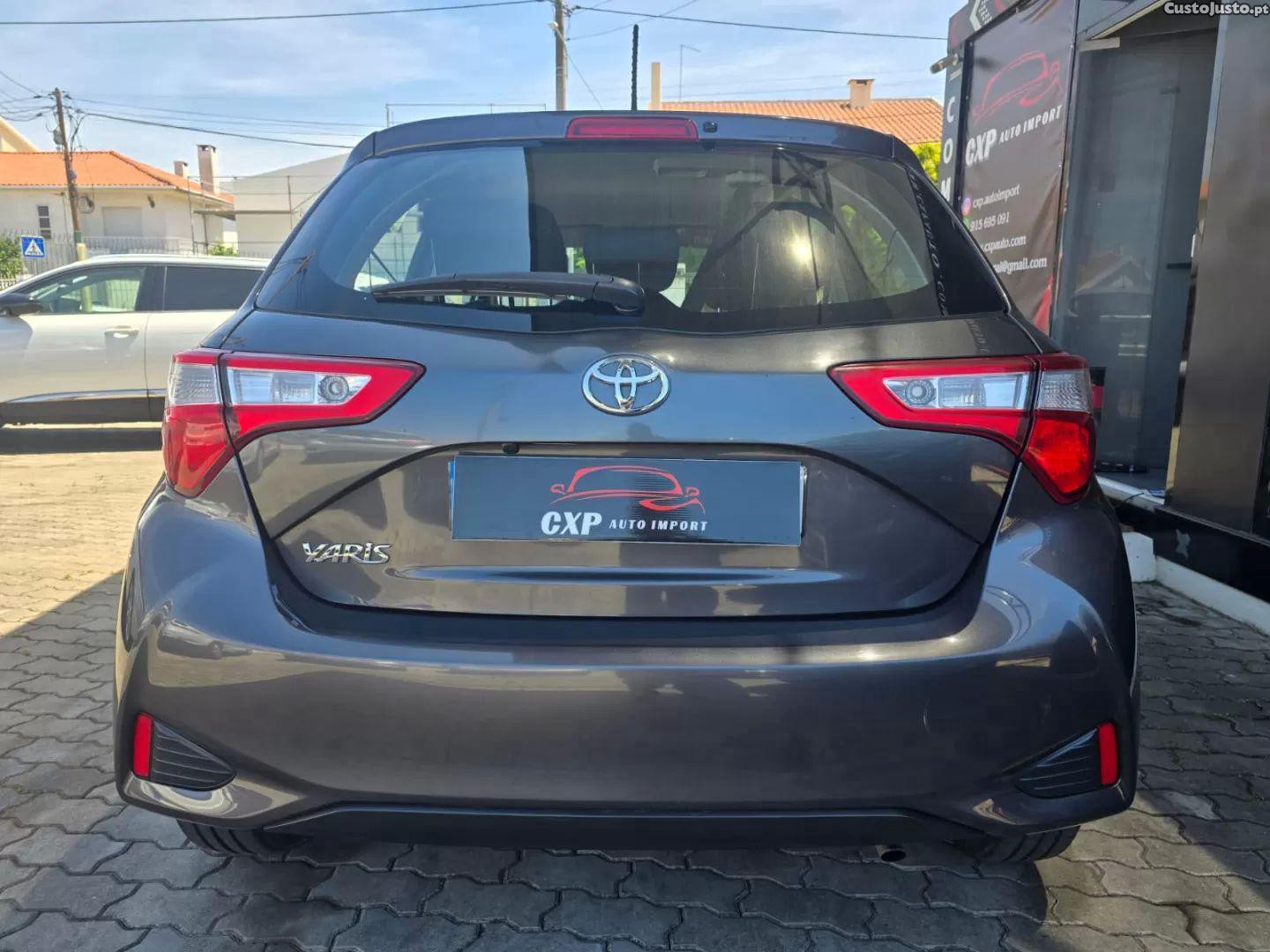 Toyota Yaris 1.0 vvt-i comfort — fotografia 8