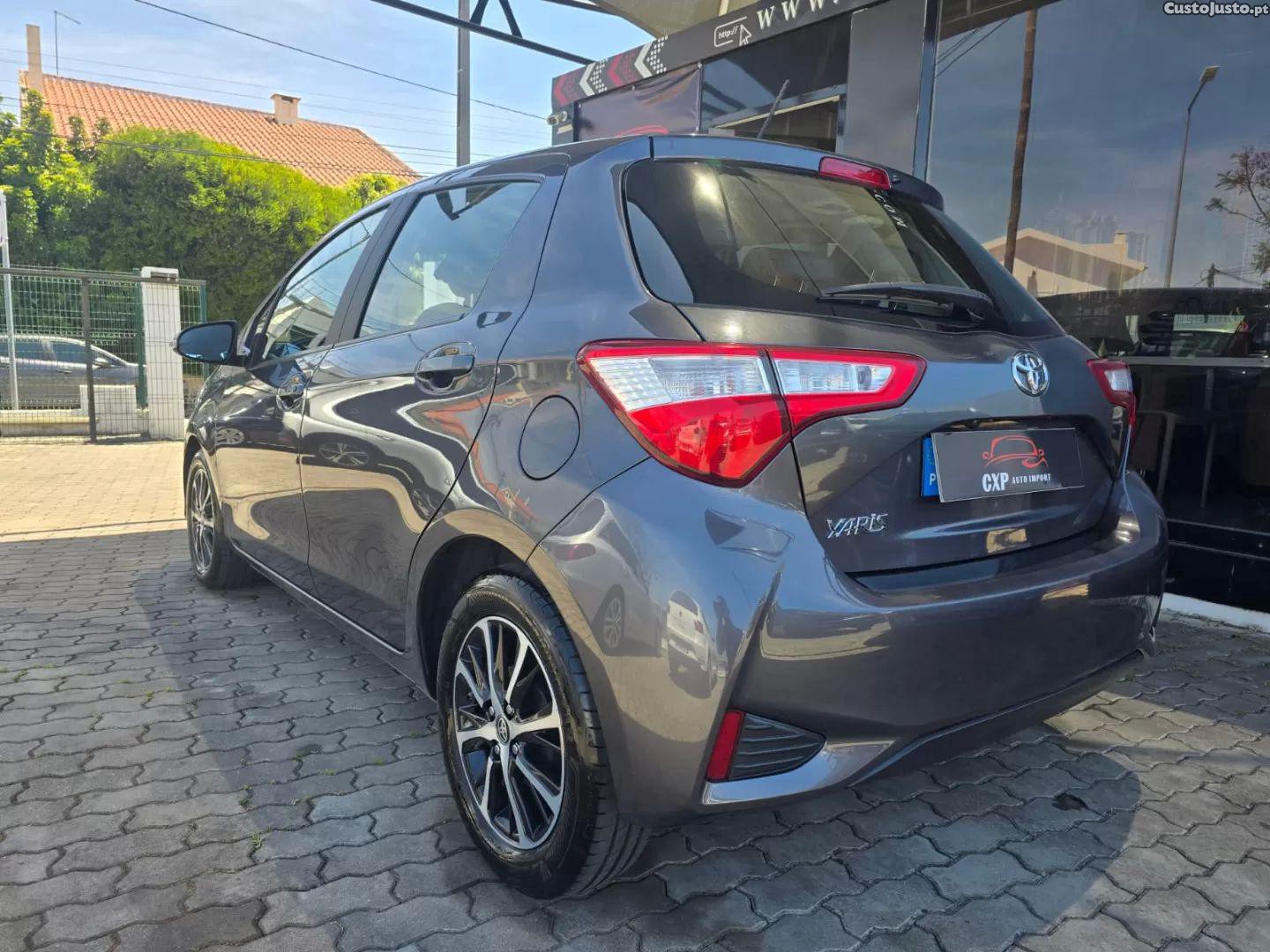 Toyota Yaris 1.0 vvt-i comfort — fotografia 15