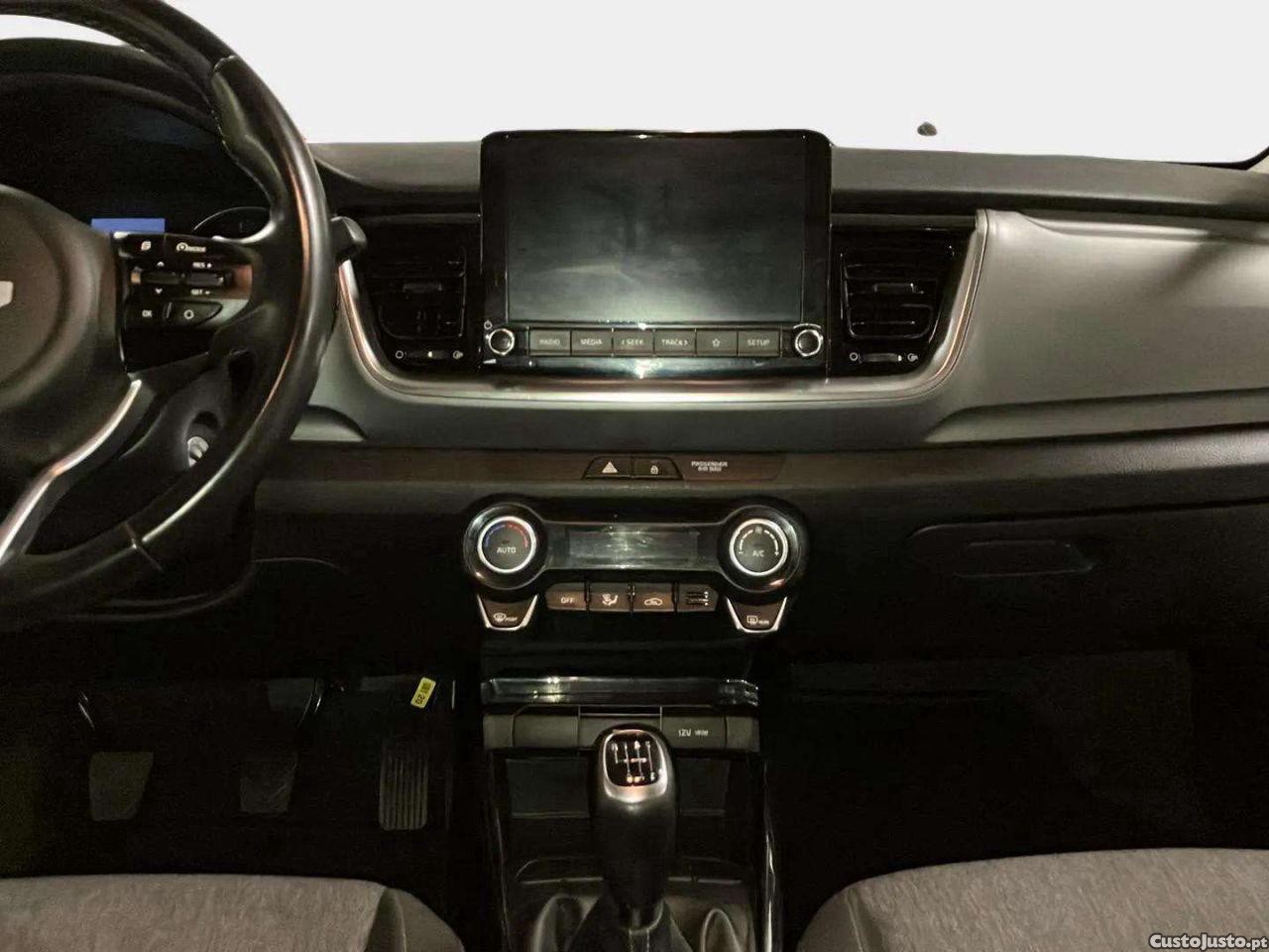 Kia Stonic 1.0 T-GDi Wave — fotografia 4