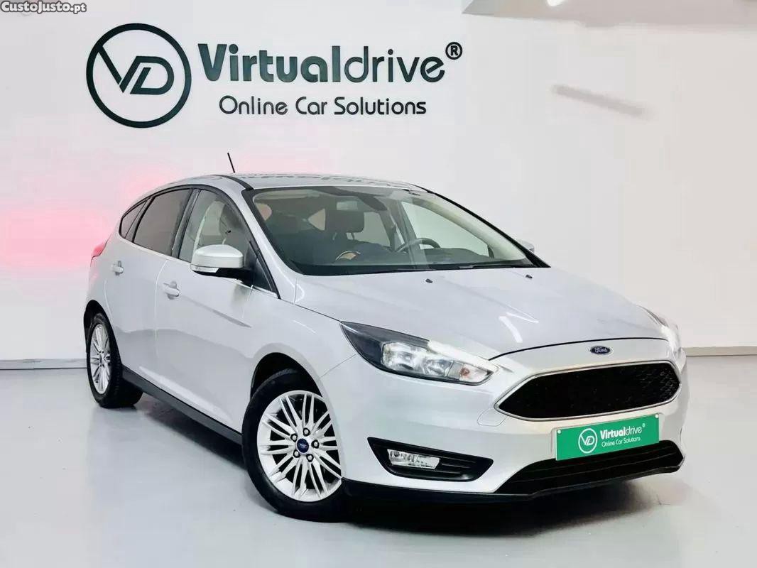 Ford Focus 1.0 ecoboost s&s active x — fotografia 17
