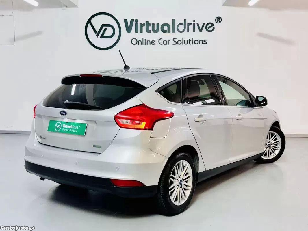 Ford Focus 1.0 ecoboost s&s active x — fotografia 14