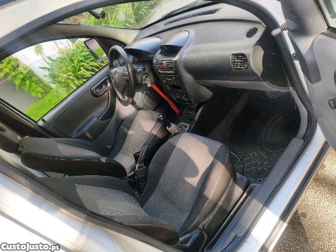 Opel Combo 1.7 — fotografia 6