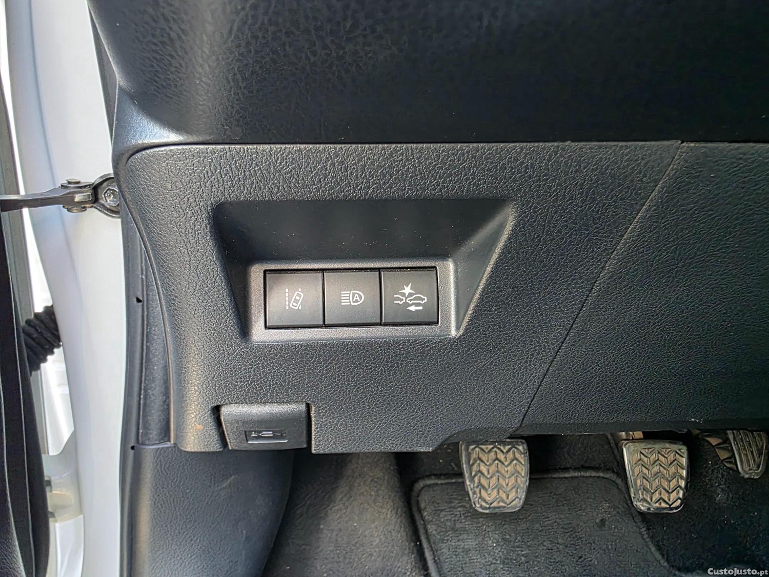 Toyota Yaris 1.0 VVT-I COMFORT 72CV — fotografia 4