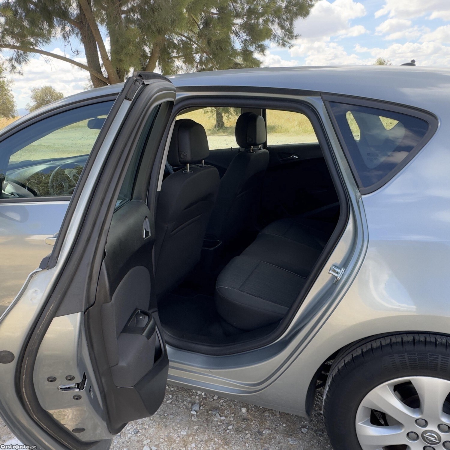 Opel Astra J 1.4 GASOLINA — fotografia 3