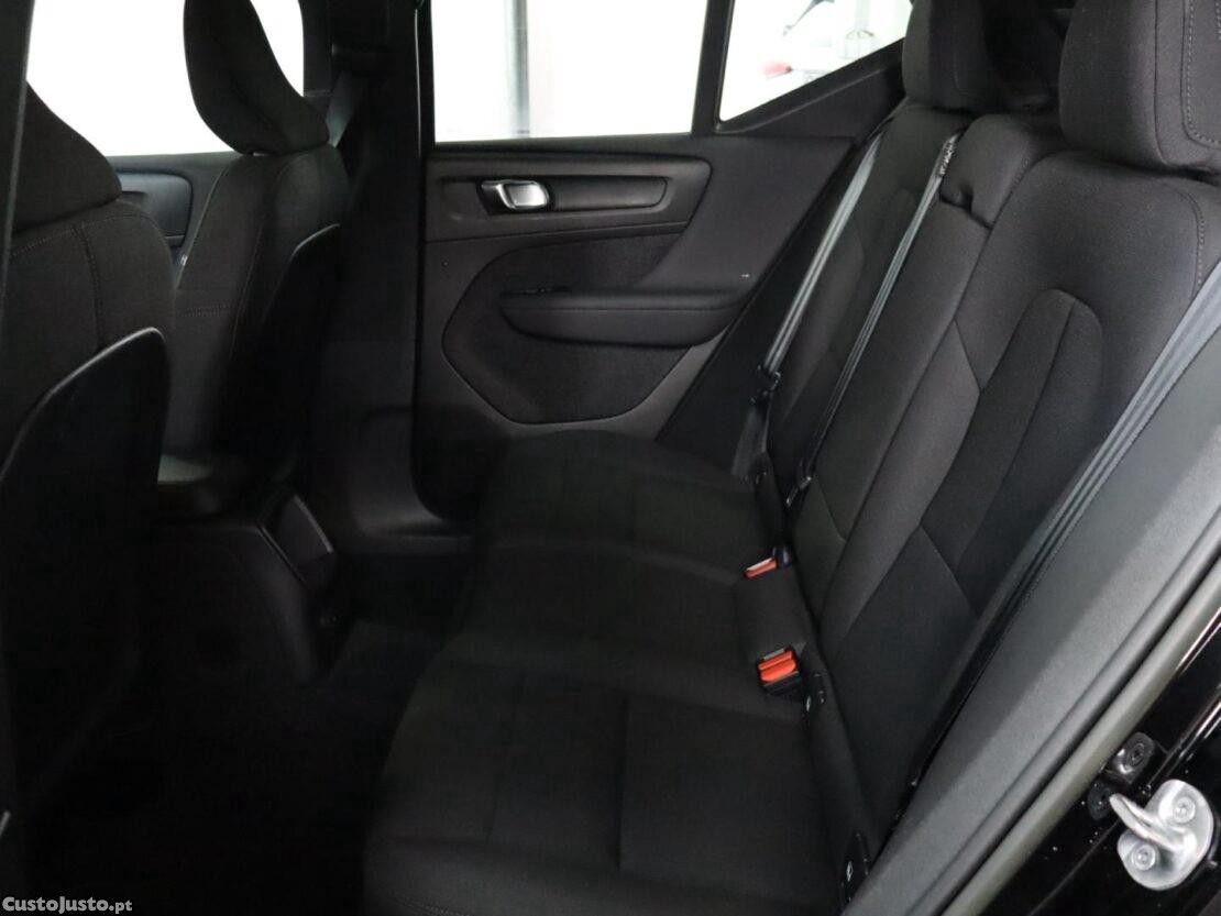 Volvo XC 40 1.5 T4 PHEV Essential — fotografia 4