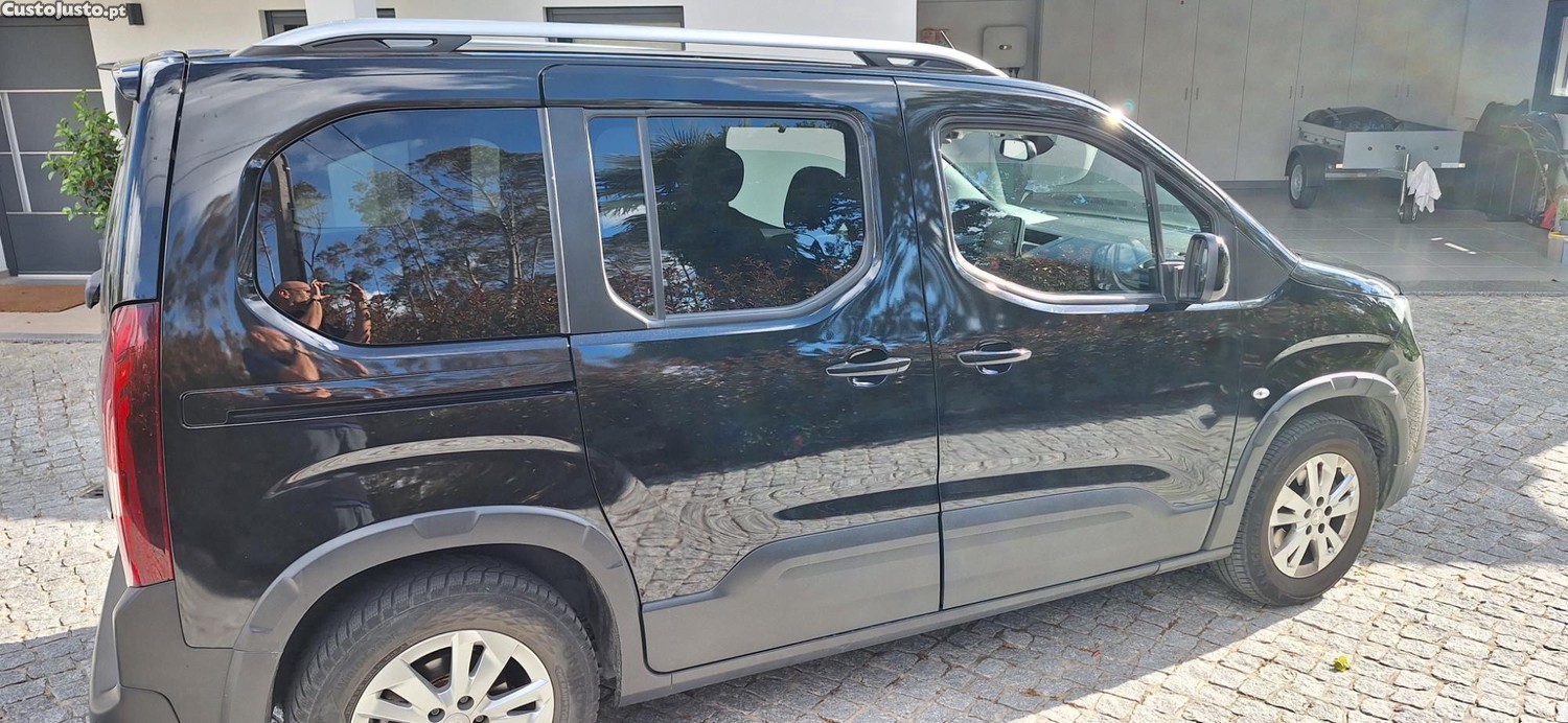 Peugeot Rifter 1.2  / 130 cv  allure pack A - 21 foto 2