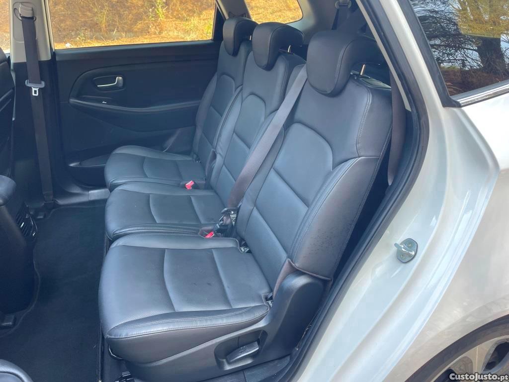 Kia Carens 1.7 CRDI ISG TX 7 LUGARES — fotografia 4