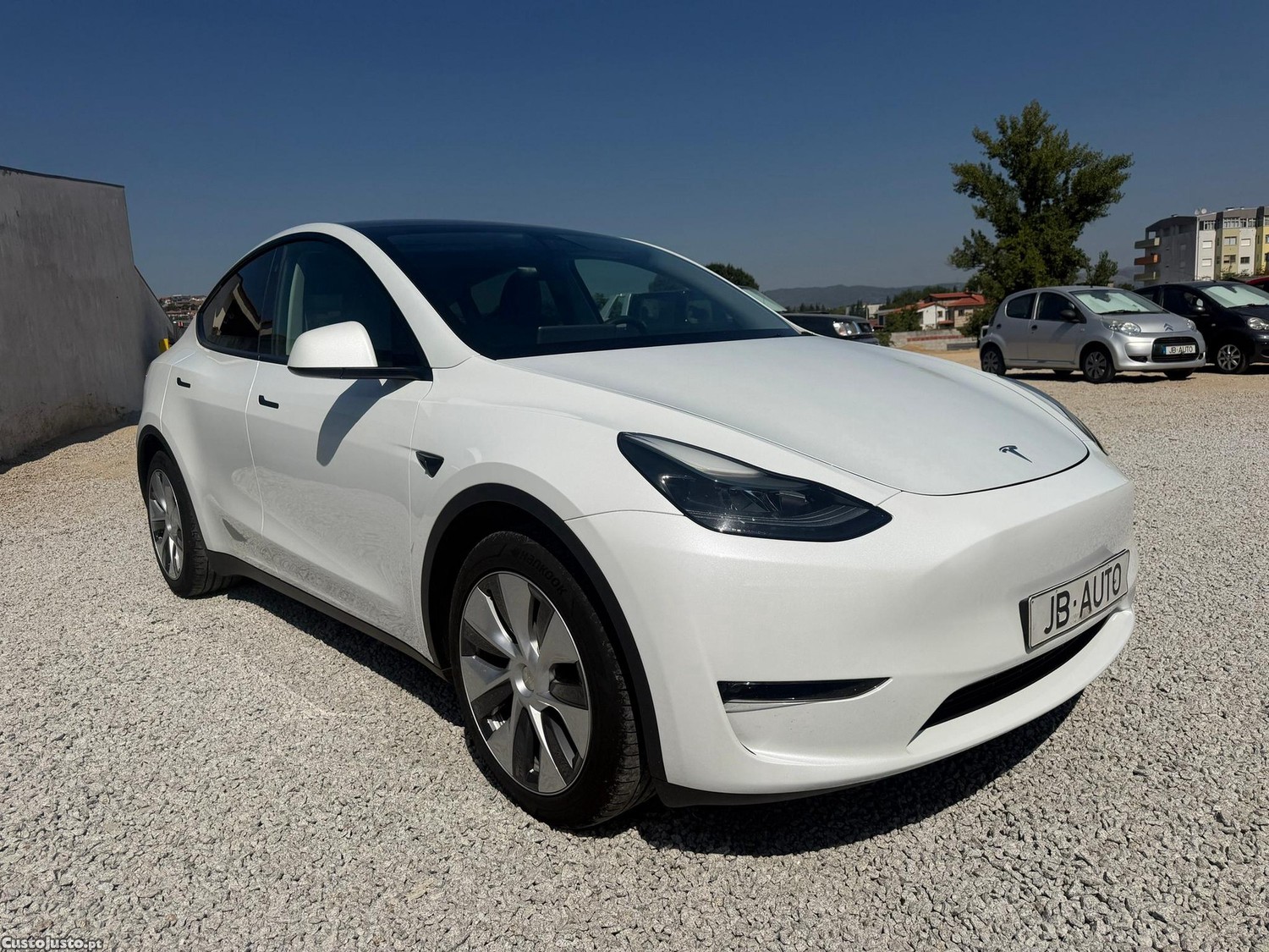 Tesla Model Y Long Range Dual Motor AWD — fotografia 15