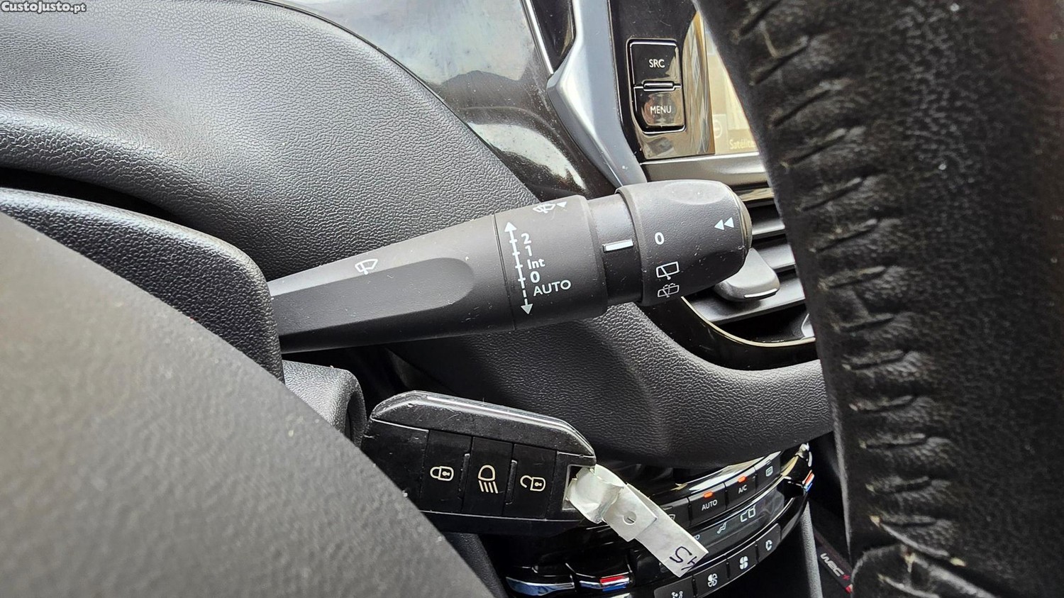 Peugeot 208 1.6 BlueHDi Allure — fotografia 14