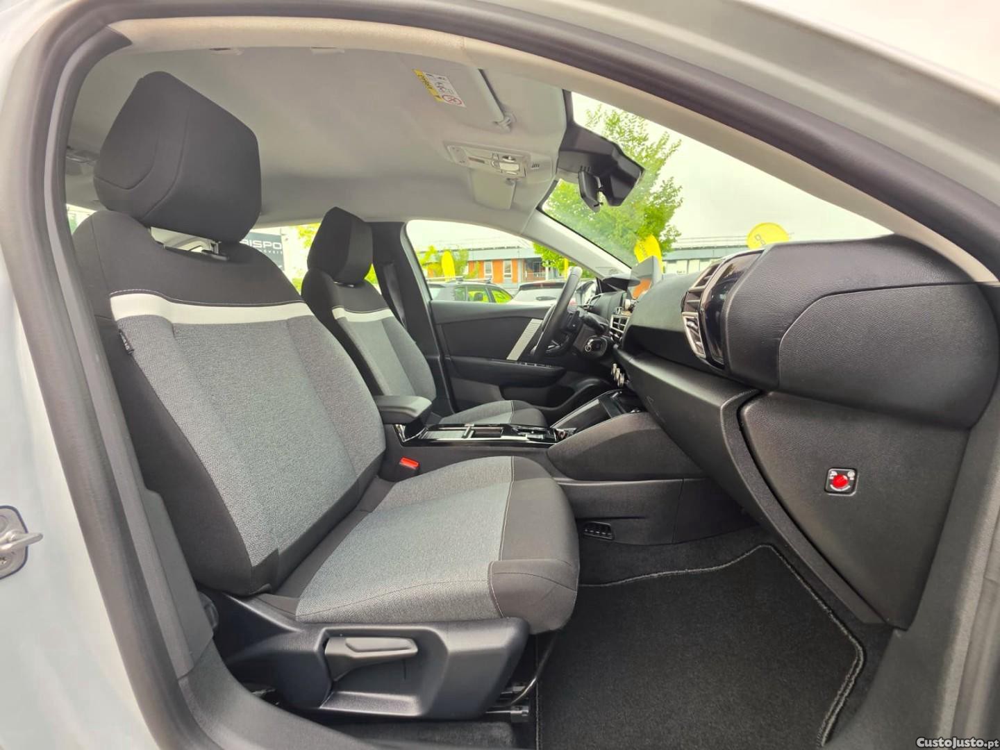 Citroën C4 X 1.2 Hybrid Max e-DSC6 — fotografia 10