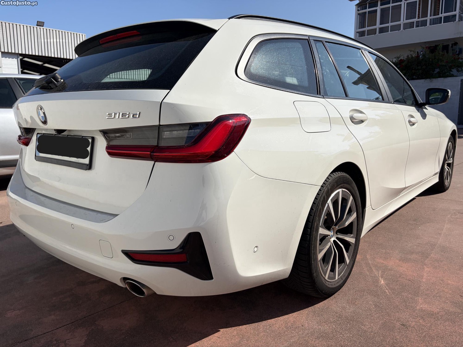 BMW 316 D Touring Line Sport Auto — fotografia 9
