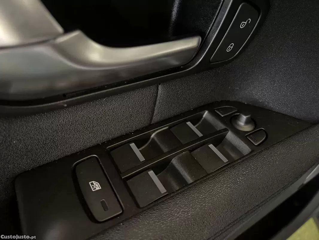 Land Rover Evoque 2.0 d150 — fotografia 4