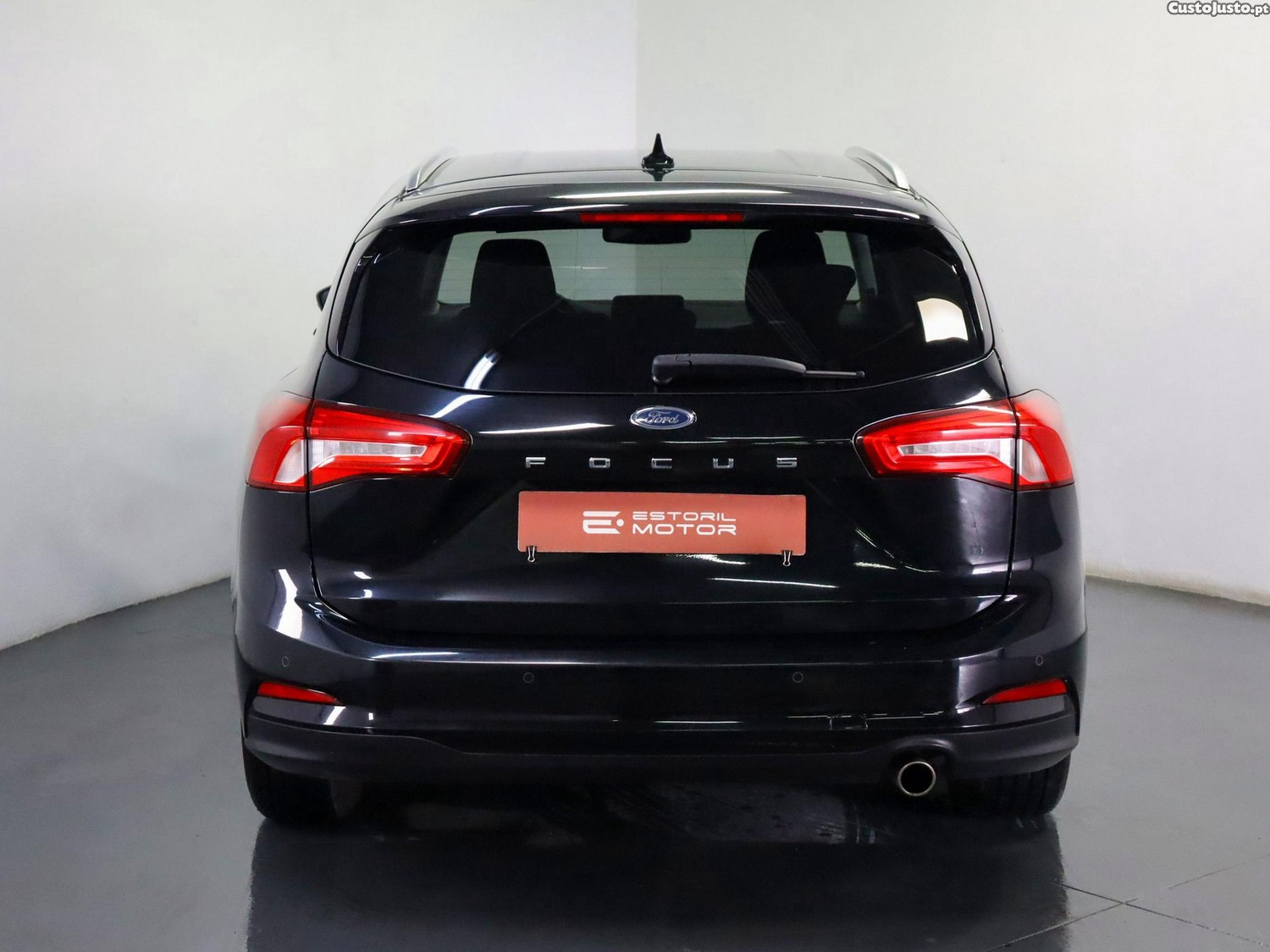 Ford Focus SW 1.5 TDCi EcoBlue Titanium — fotografia 15