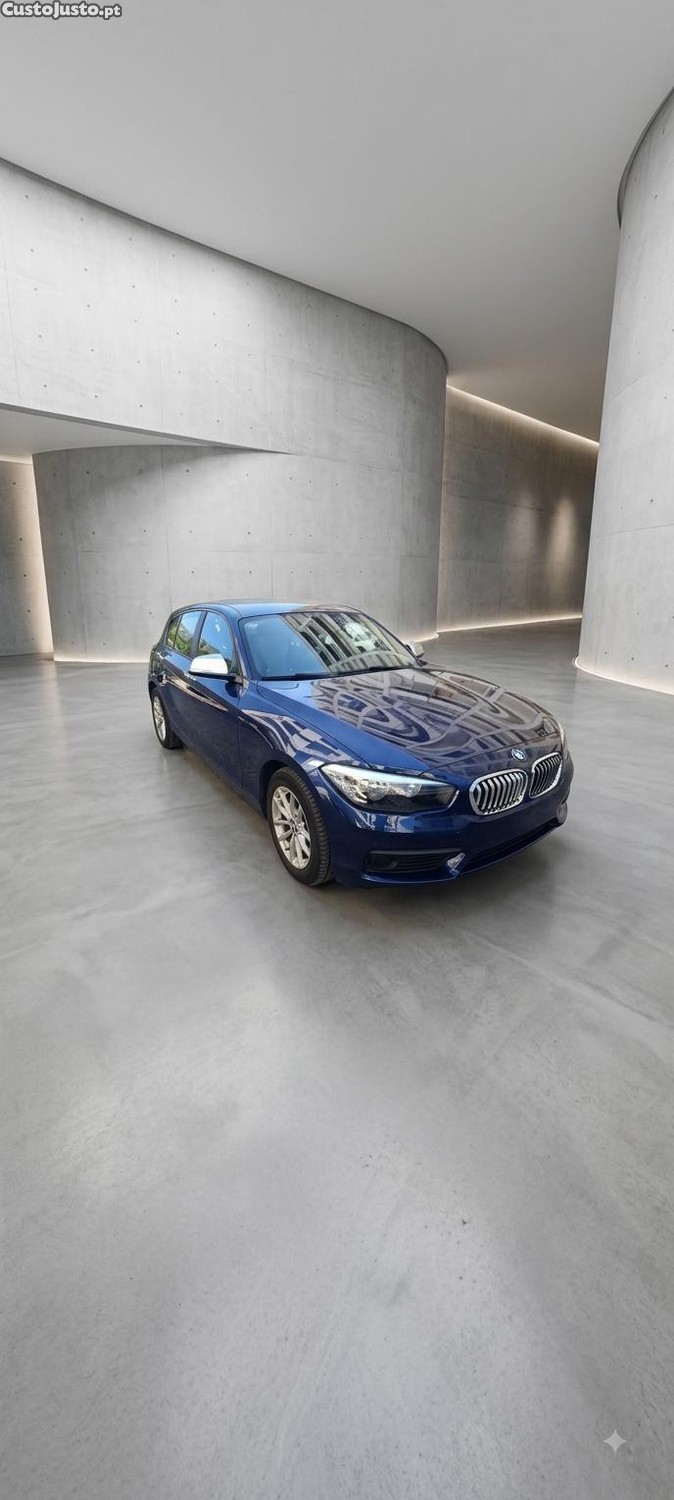 BMW 118 I — fotografia 2