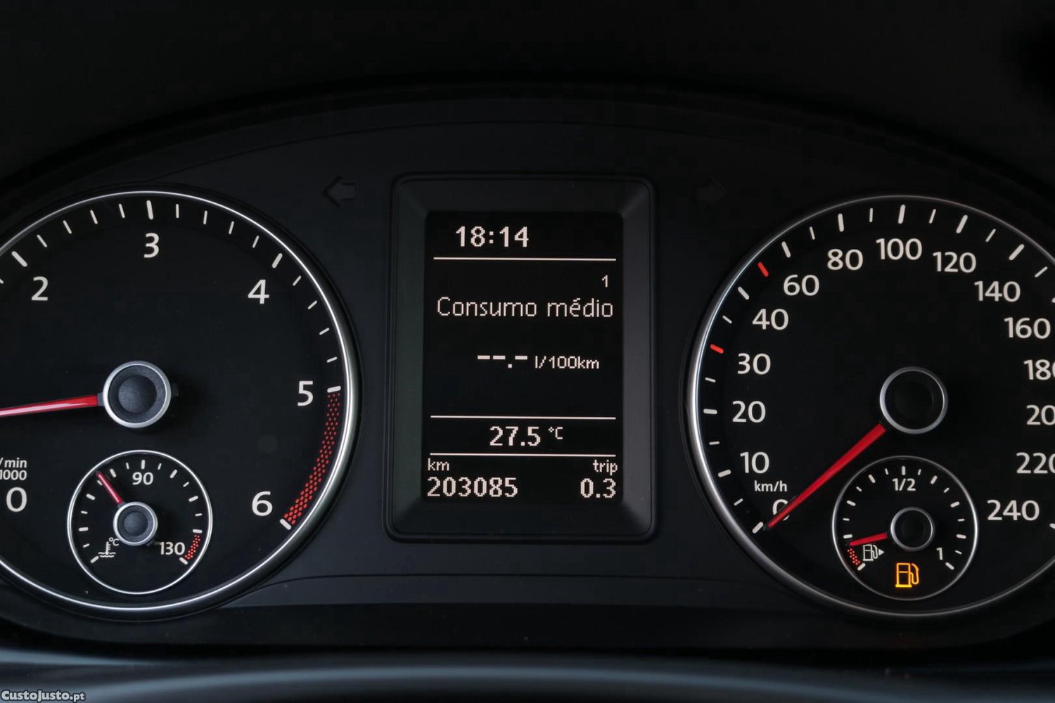 Volkswagen Touran 1.6 TDI BlueMotion Confortline 7L — fotografia 16
