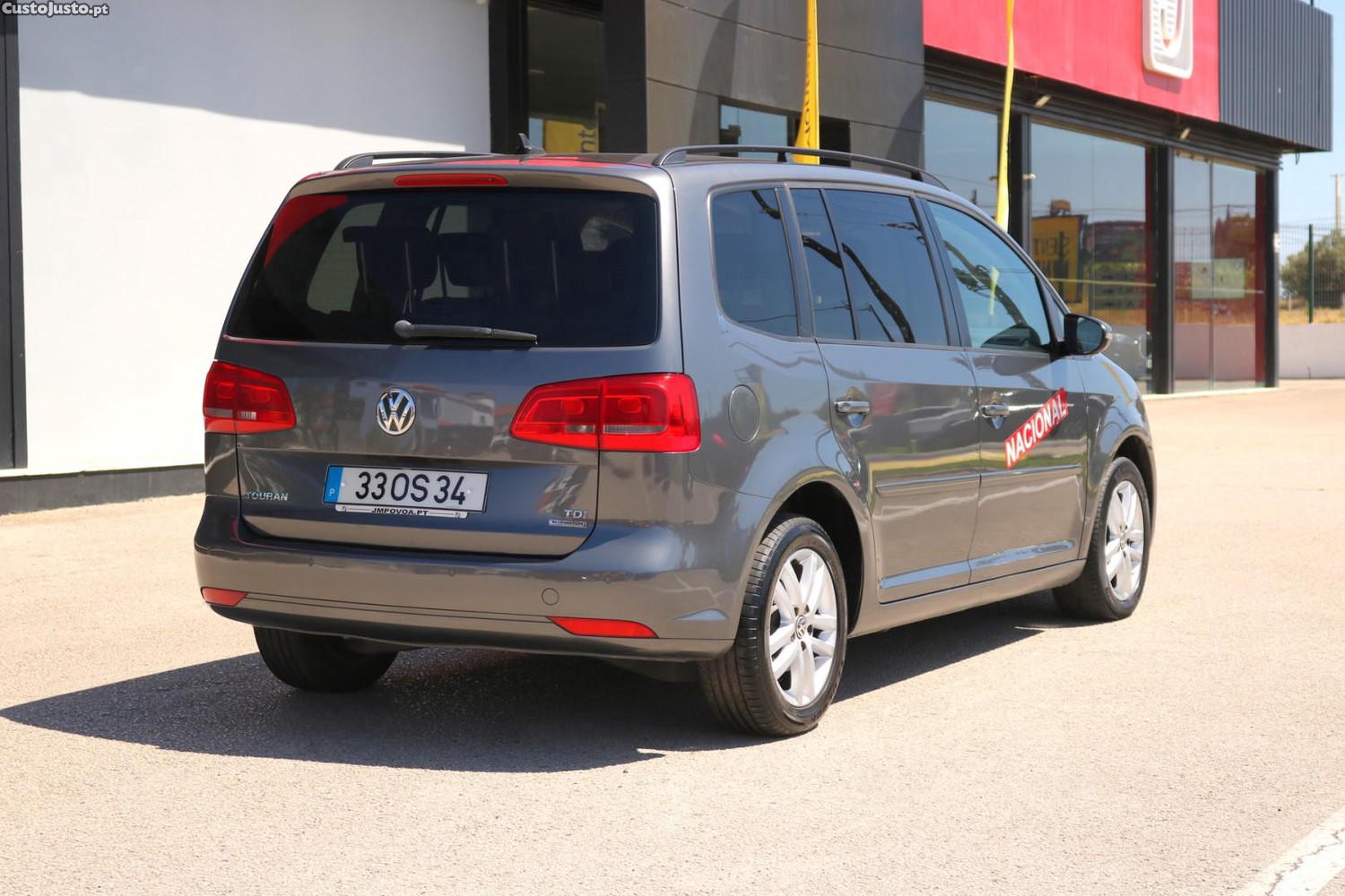Volkswagen Touran 1.6 TDI BlueMotion Confortline 7L — fotografia 53