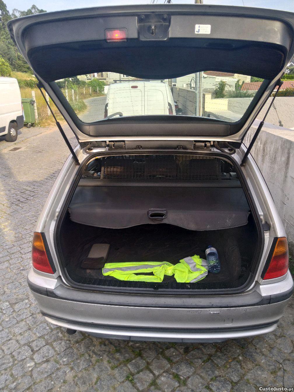 BMW 320 touring automática — fotografia 3