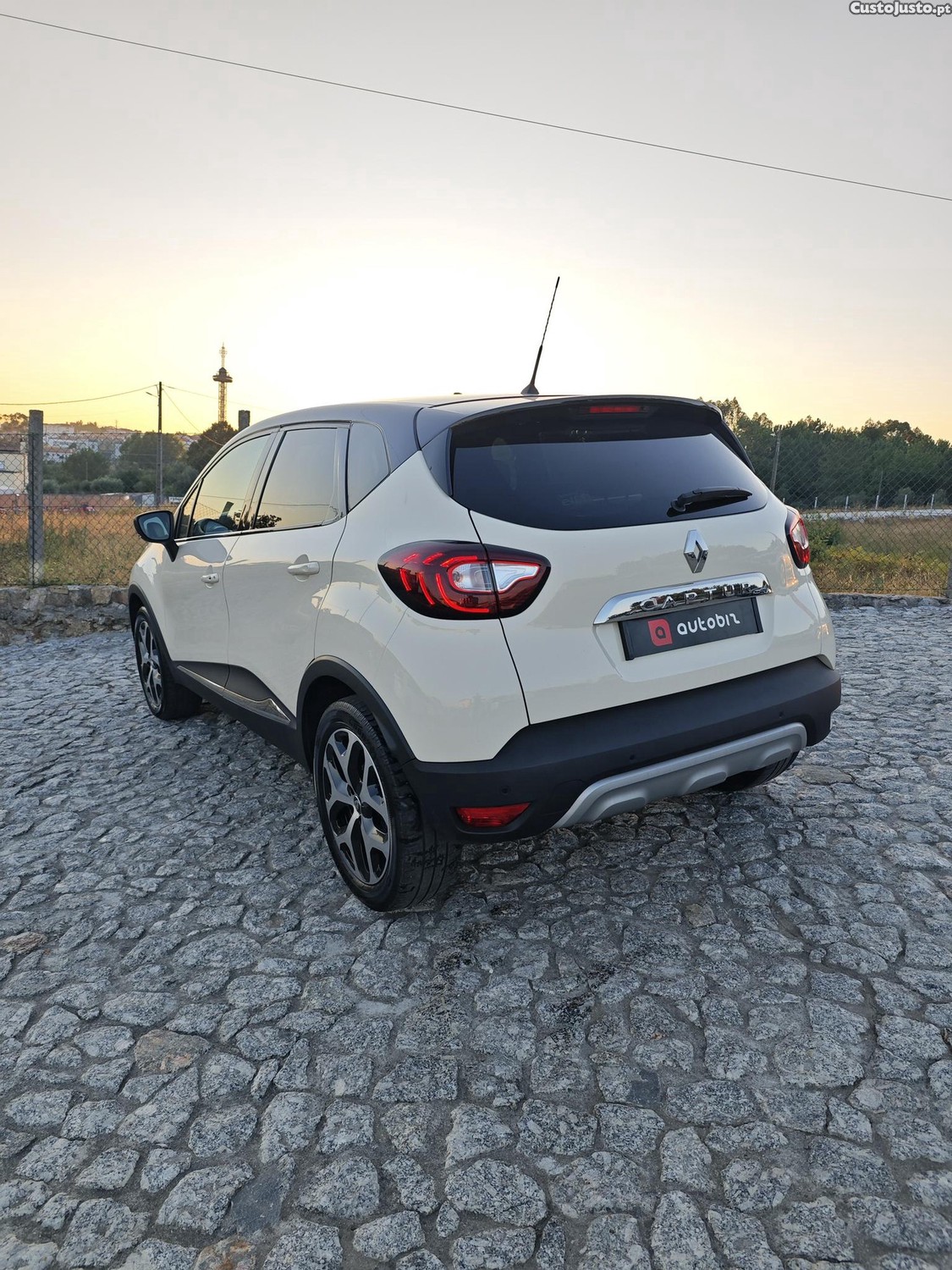 Renault Captur 0.9 Tce Exclusive — fotografia 14
