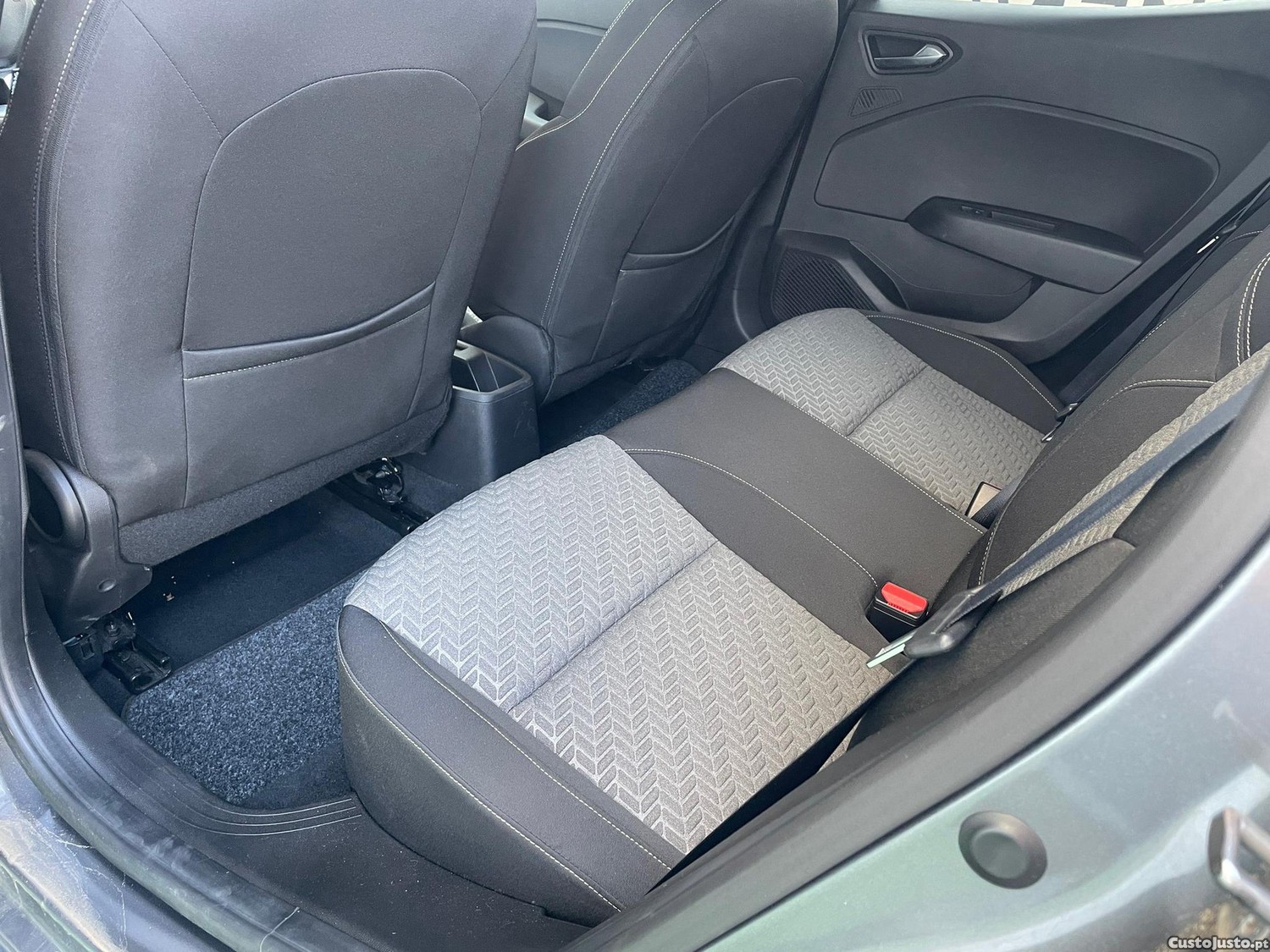 Renault Clio 1.0 TCe Evolution — fotografia 10